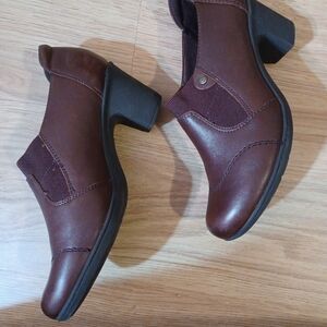 Earth Origins Brown leather Shoes (Beatrice) size 8 M